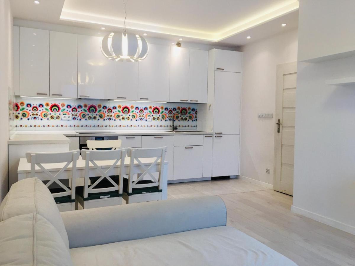 3 Rooms Aircon Apartment With Free Parking, Balcony Walking Distance Old Town 克拉科夫 外观 照片