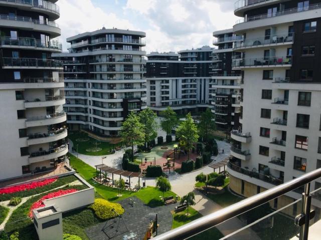 3 Rooms Aircon Apartment With Free Parking, Balcony Walking Distance Old Town 克拉科夫 外观 照片